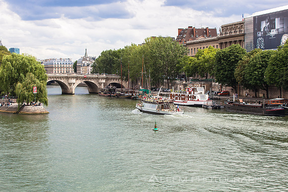 Seine Boats